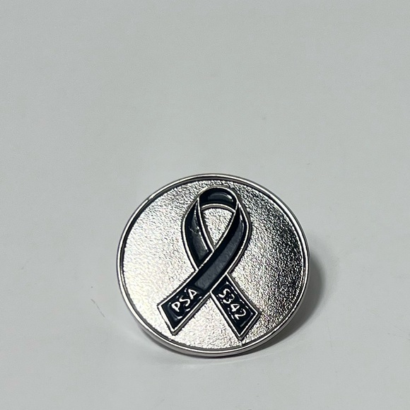 American Airlines Remembering PSA Airlines Flight 5342
Commemorative Ribbon Pin - Picture 8 of 9